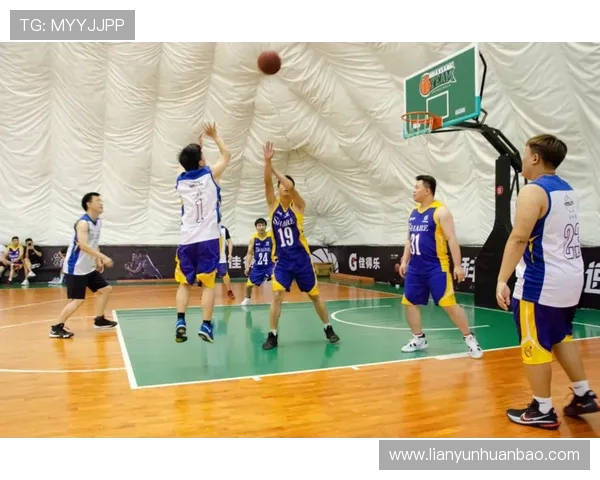 深圳篮球队的精神探索与团队意识深度解析 深圳篮球队的精神探索与团队意识深度解析