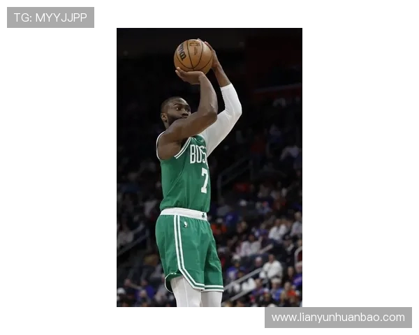 杰伦布朗如何在NBA赛场上展现领袖风范与卓越球技