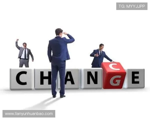 贾诚:在现代职场中如何平衡个人发展与团队合作的挑战与机遇