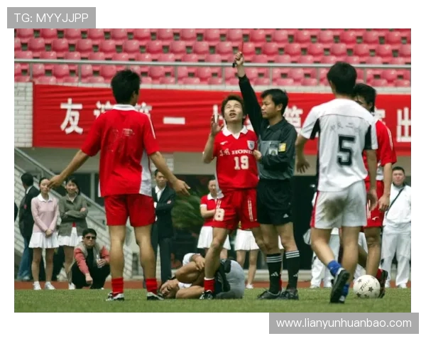 重庆足球队中路突破战术解析与球队未来发展展望
