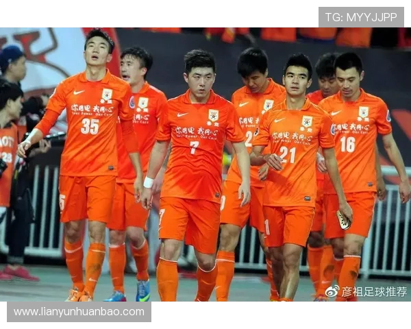 鲁能与上港下半场激战精彩回顾双方球员表现与战术分析