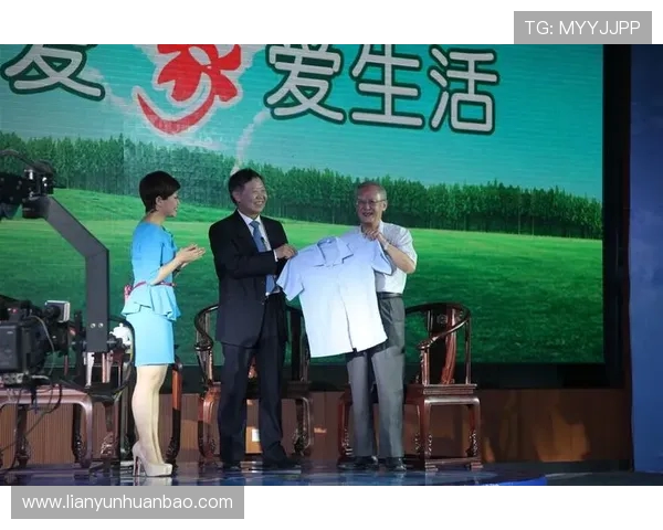 黄娜专访：从青涩少女到羽毛球冠军的奋斗与成长之路